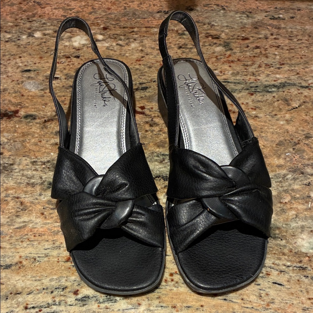Life Stride Black Knotted Sandals